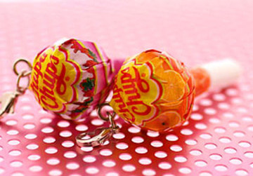 Illustration for article titled Japan Loves It Some Wacky Cellphone Charms